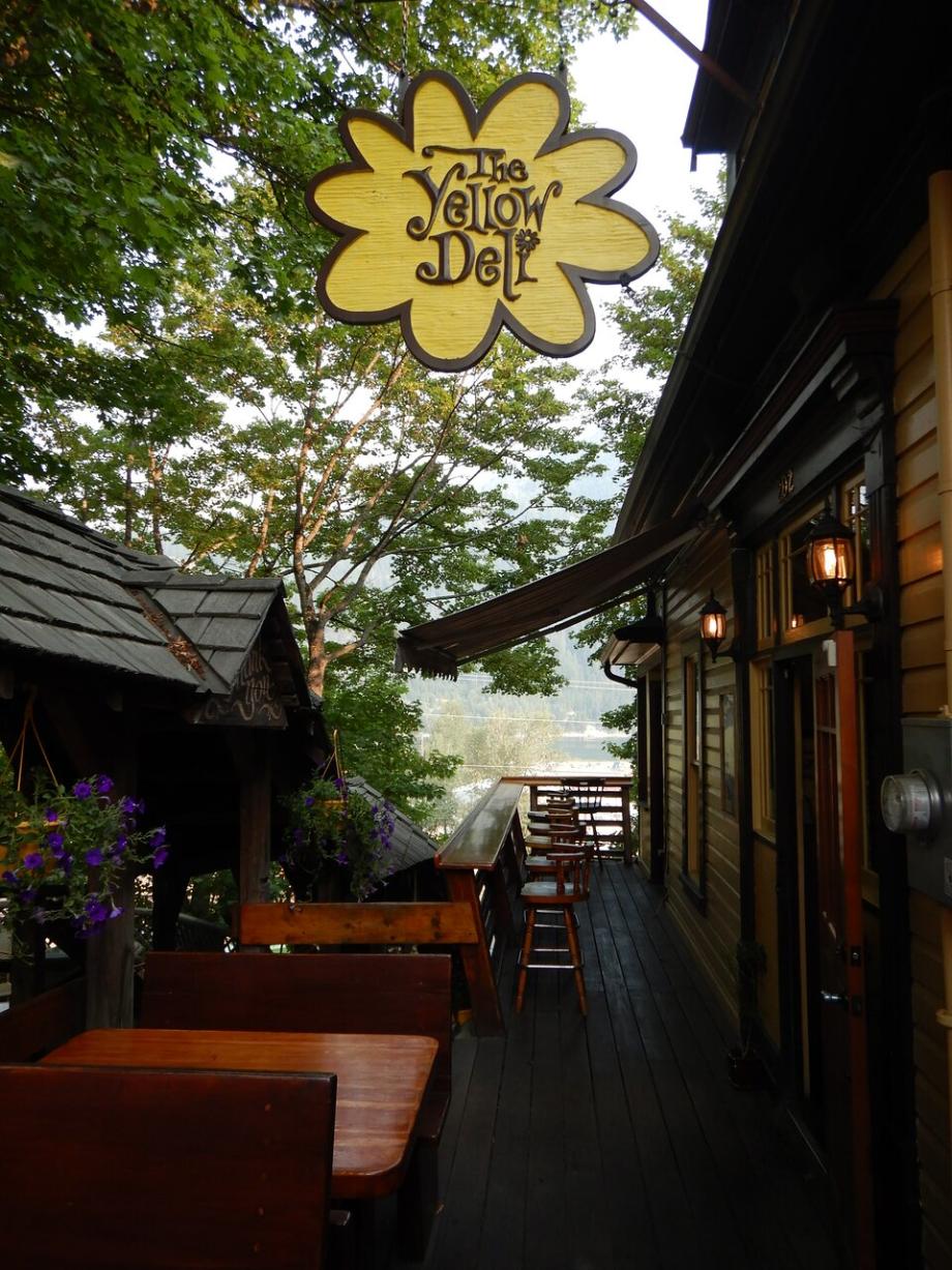 Outside seating at the Yellow Deli